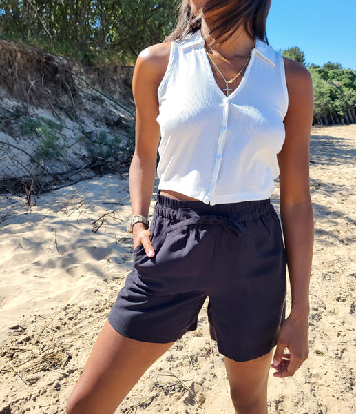VM Relaxed Fit Shorts In Black