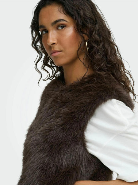 JDY Faux Fur Gilet In Rich Chocolate Brown