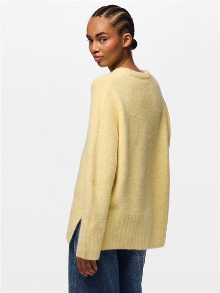 Pieces Oversized Long Sleeve Fluffy Knit Jumper In French Vanilla