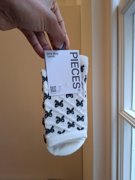 Pieces Embroidered Socks - Available in 2 Colourways
