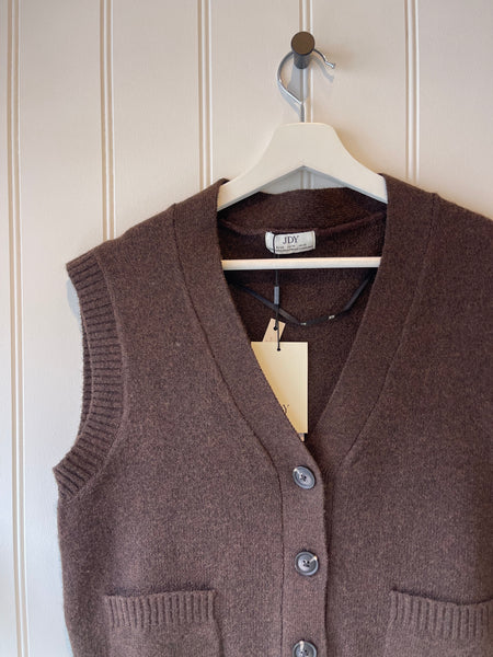 JDY Knitted V Neck Vest in Chocolate Brown