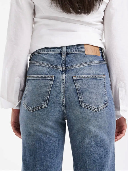 VM Tessa High Waist Wide Leg Jeans In Mid Blue
