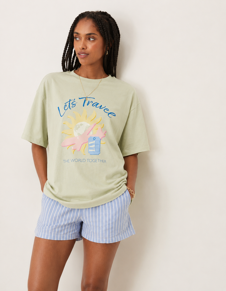 VM Oversized Lets Travel The World Together Tshirt In Green