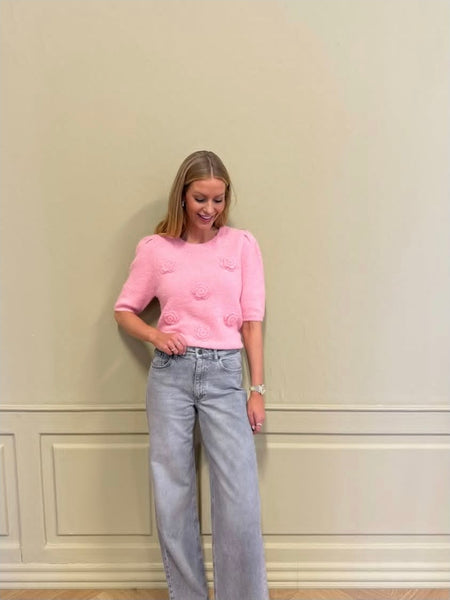 Only 3D Floral Short Sleeve Knit Jumper In Pink