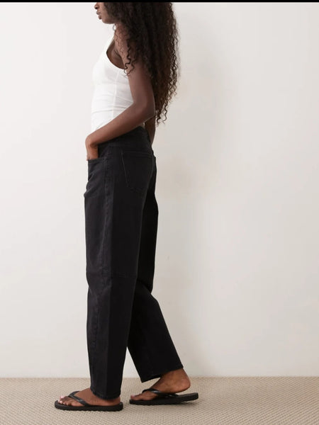 Vila Barrel Leg Jeans In Black