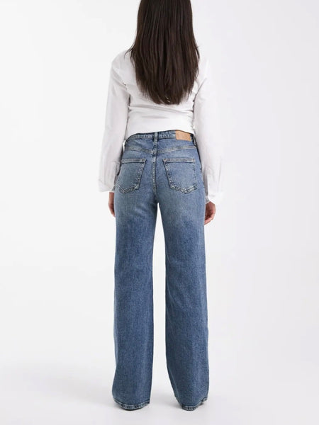VM Tessa High Waist Wide Leg Jeans In Mid Blue