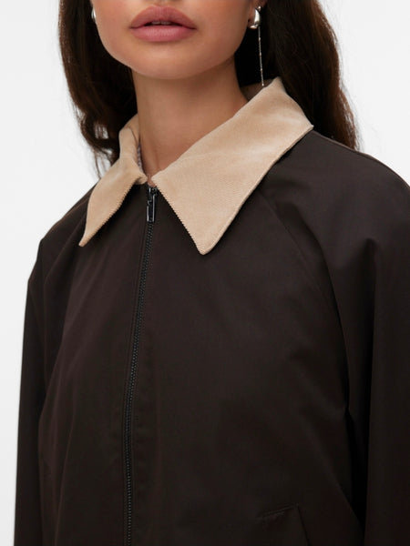 VM Contrast Collar Zip Front Short Jacket In Chocolate Brown