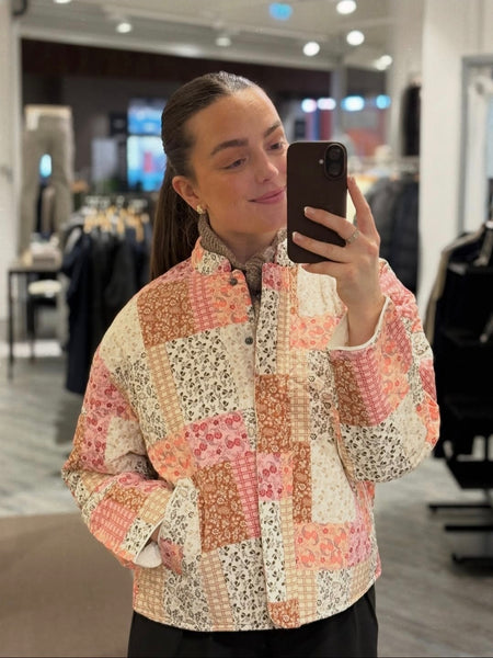 JDY Quilted Patchwork Jacket In Pink