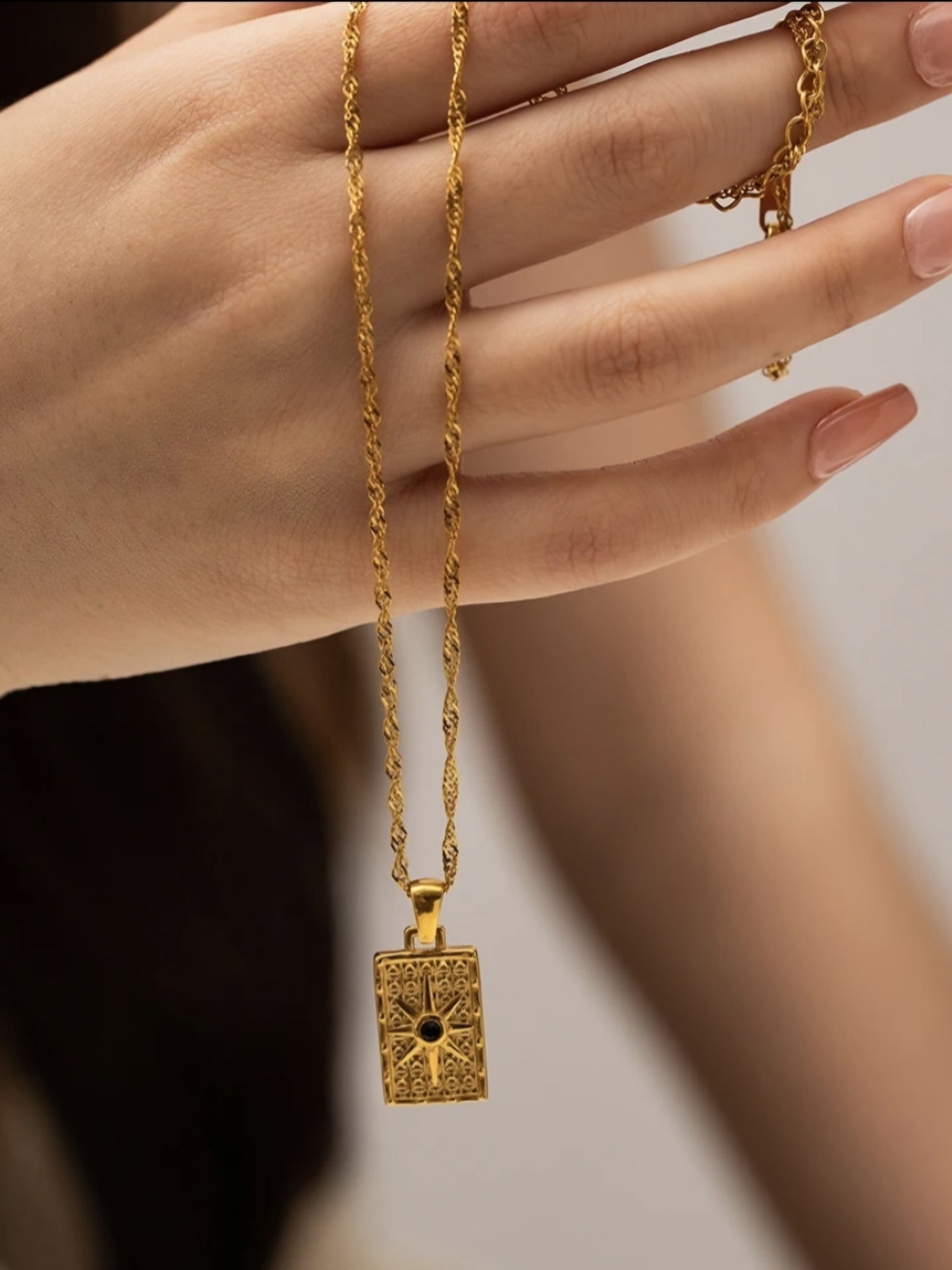 18k Gold Plated Stainless Steel Double-sided Star Pendant Necklace