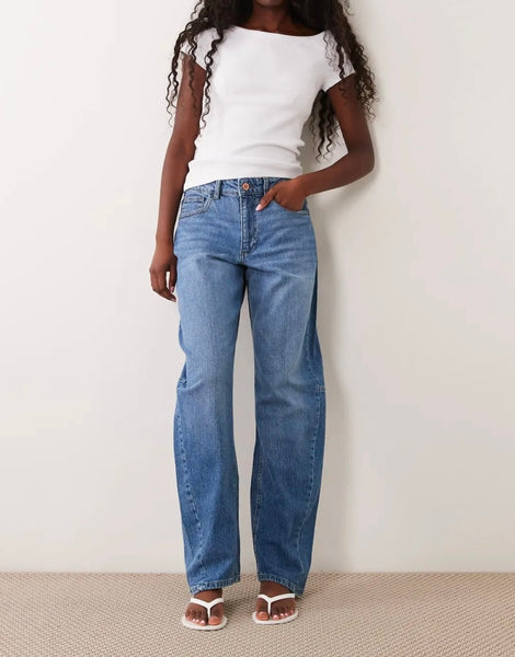 Vila Barrel Leg Jeans In Medium Blue