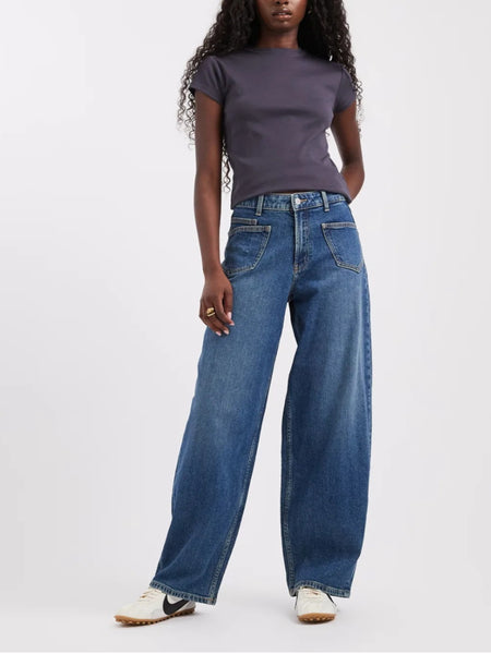 VM Zelda High Rise Pocket Detail Barrel Jeans In Mid Blue