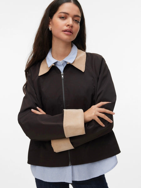 VM Contrast Collar Zip Front Short Jacket In Chocolate Brown