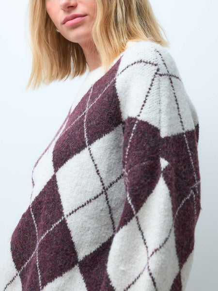 VM Oversized Argyle Knitted Jumper In Burgundy & Cream