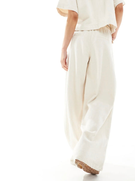 Pieces Textured Twill Wide Leg Elasticated Waist Trouser In Cream