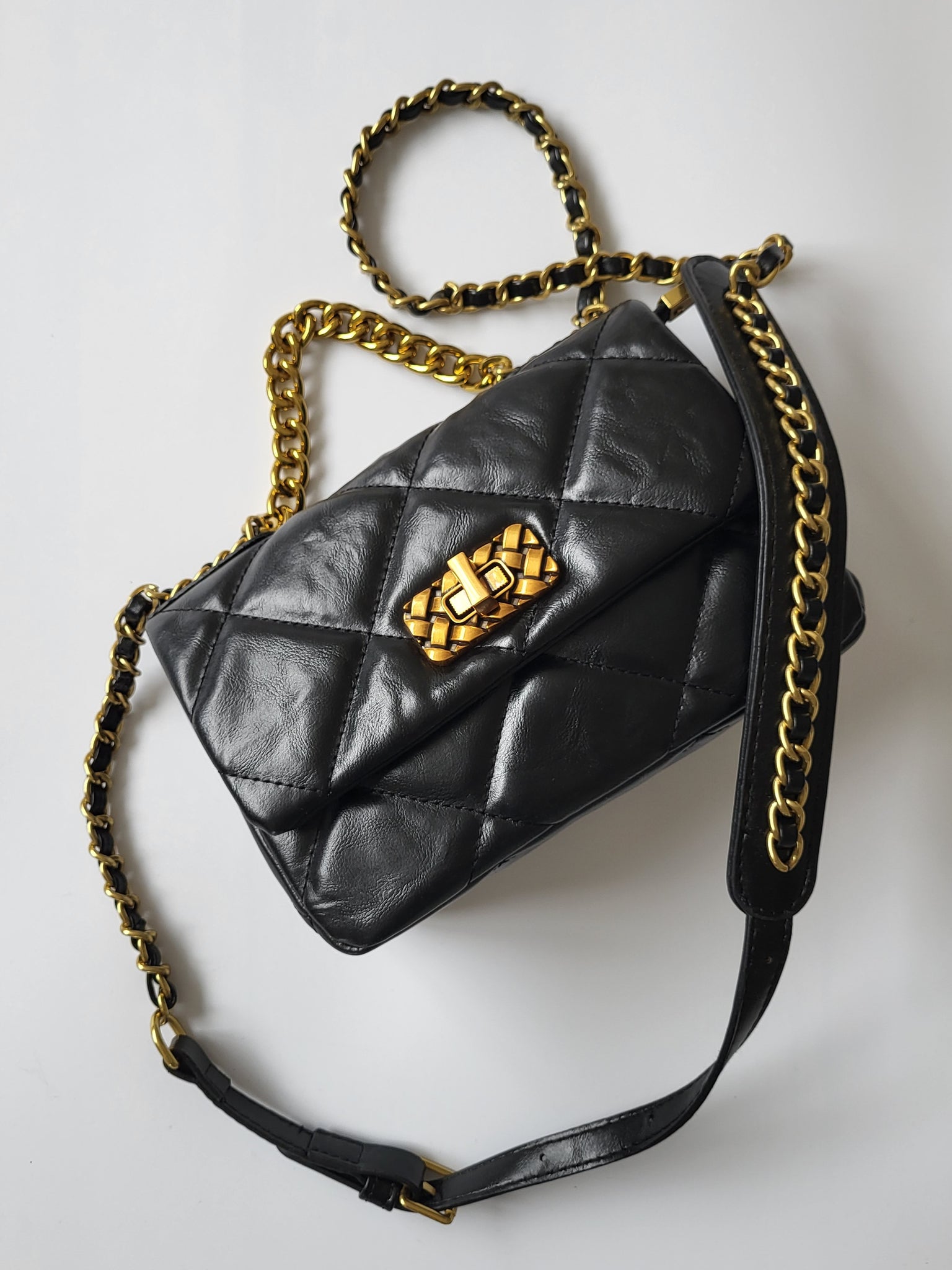 Quilted Gold Chain Crossbody Bag In Black