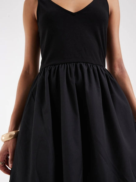 VM Vneck Maxi Dress In Black