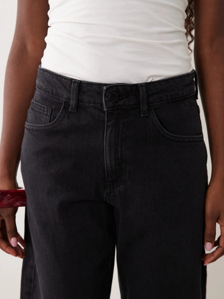 Vila Barrel Leg Jeans In Black