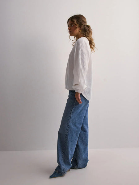 Only V-neck Balloon Sleeve Cheesecloth Blouse