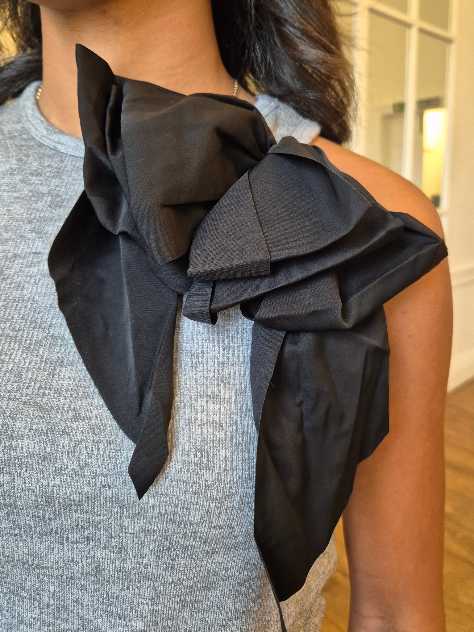 Vila Large Black Bow Hair Clip