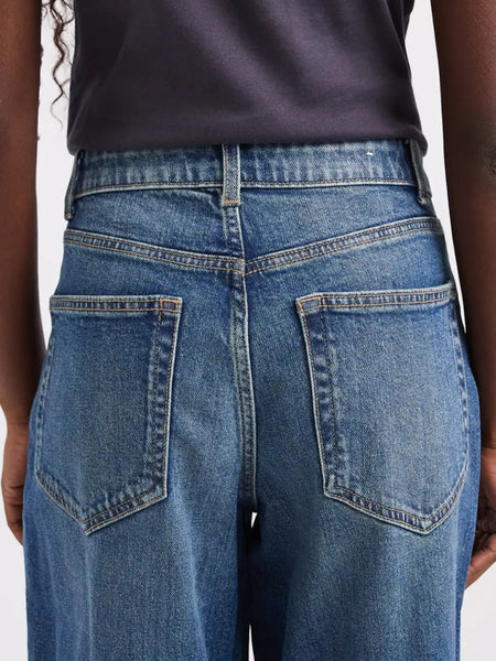 VM Zelda High Rise Pocket Detail Barrel Jeans In Mid Blue