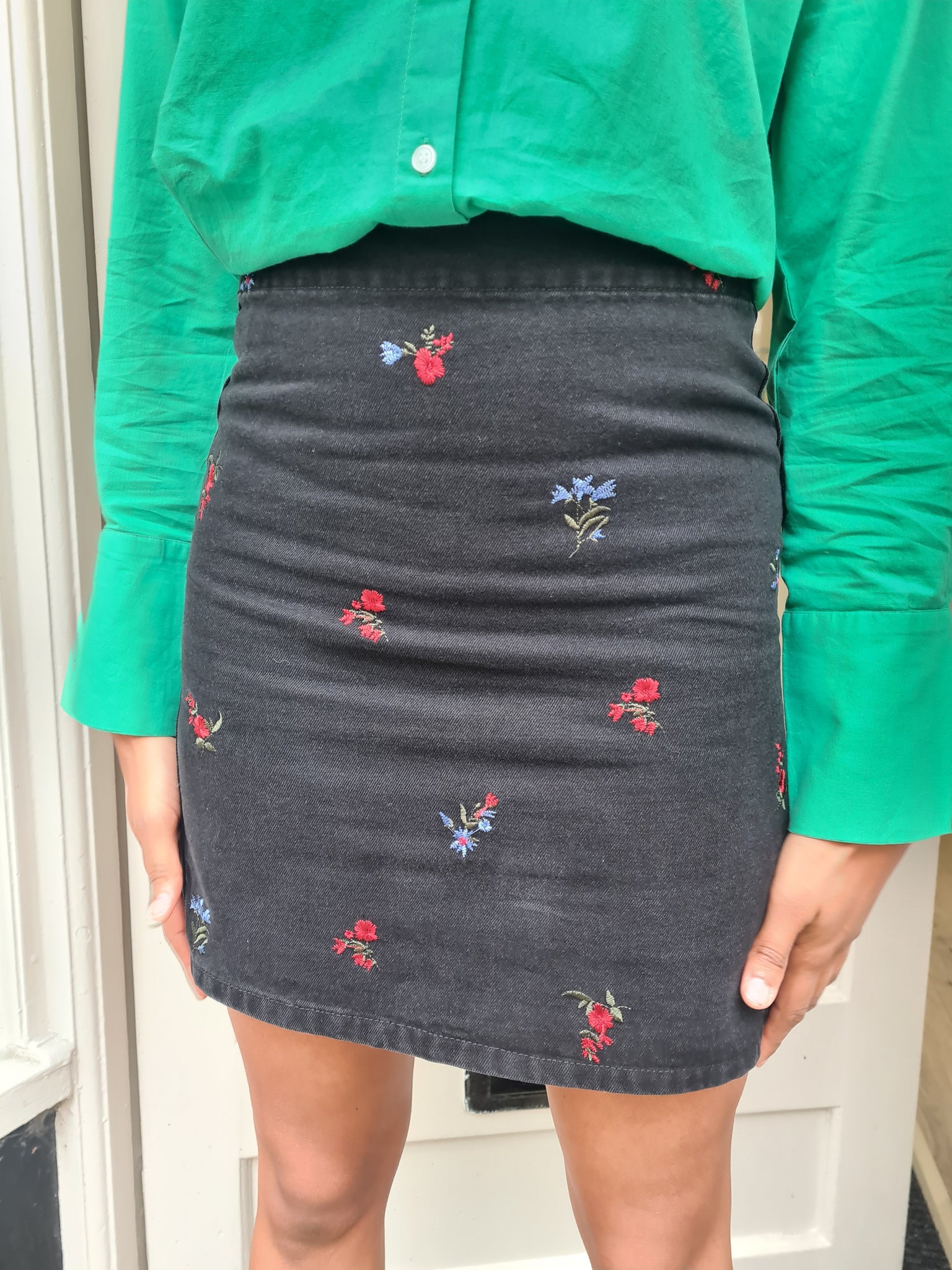 Vila Floral Embroidered Black Demin Skirt